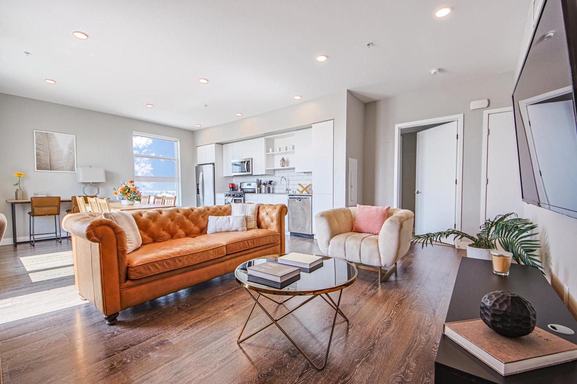 Appartement Spacious 3bd 3ba With Iconic Hollywood Sign Views From Balcony & Roofdeck! *