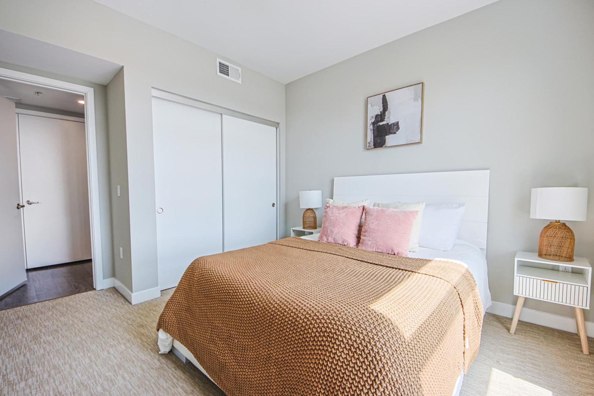Appartement Spacious 3bd 3ba With Iconic Hollywood Sign Views From Balcony & Roofdeck! *