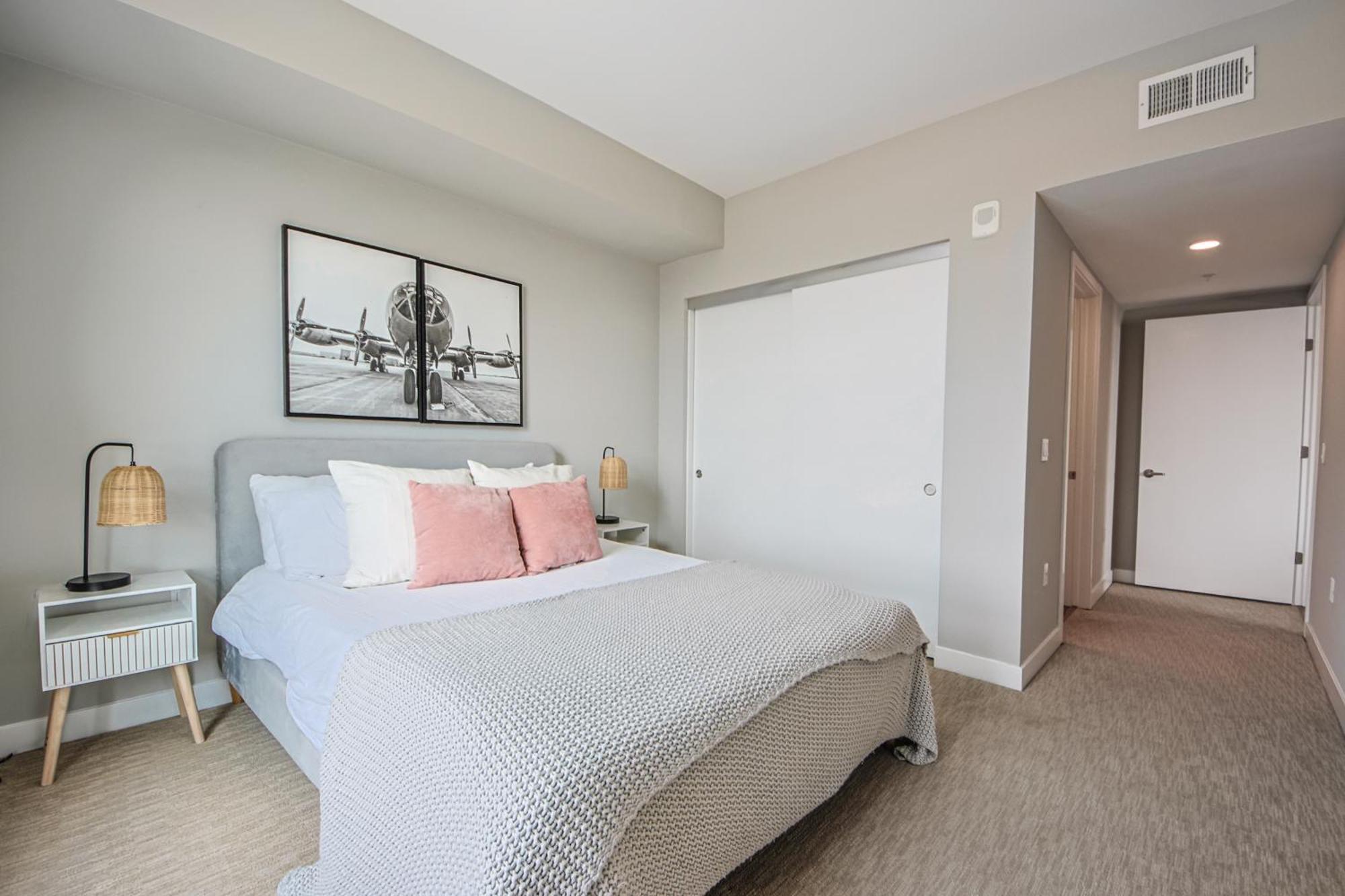 Appartement Spacious 3bd 3ba With Iconic Hollywood Sign Views From Balcony & Roofdeck! Los Angeles