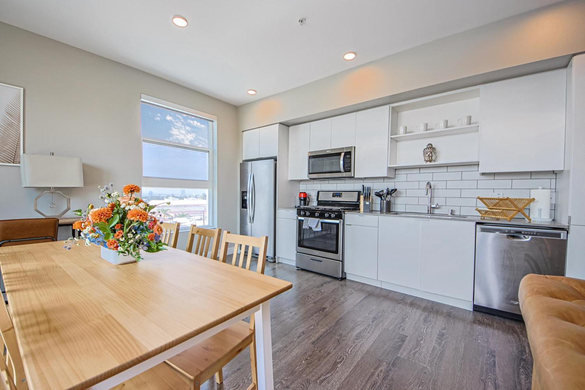 Appartement Spacious 3bd 3ba With Iconic Hollywood Sign Views From Balcony & Roofdeck!